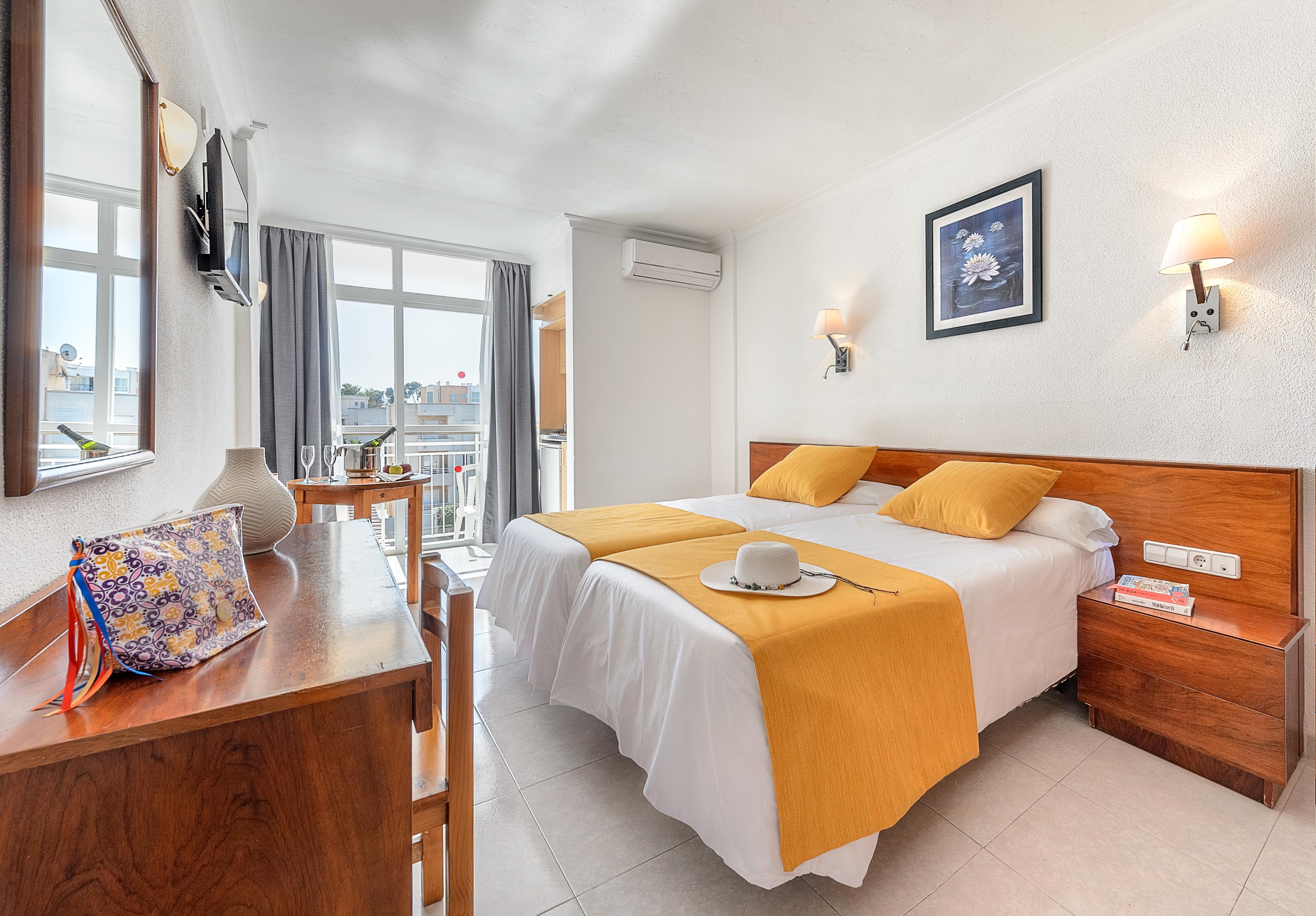 Aparthotel Vibra Bay San Antonio  Kültér fotó